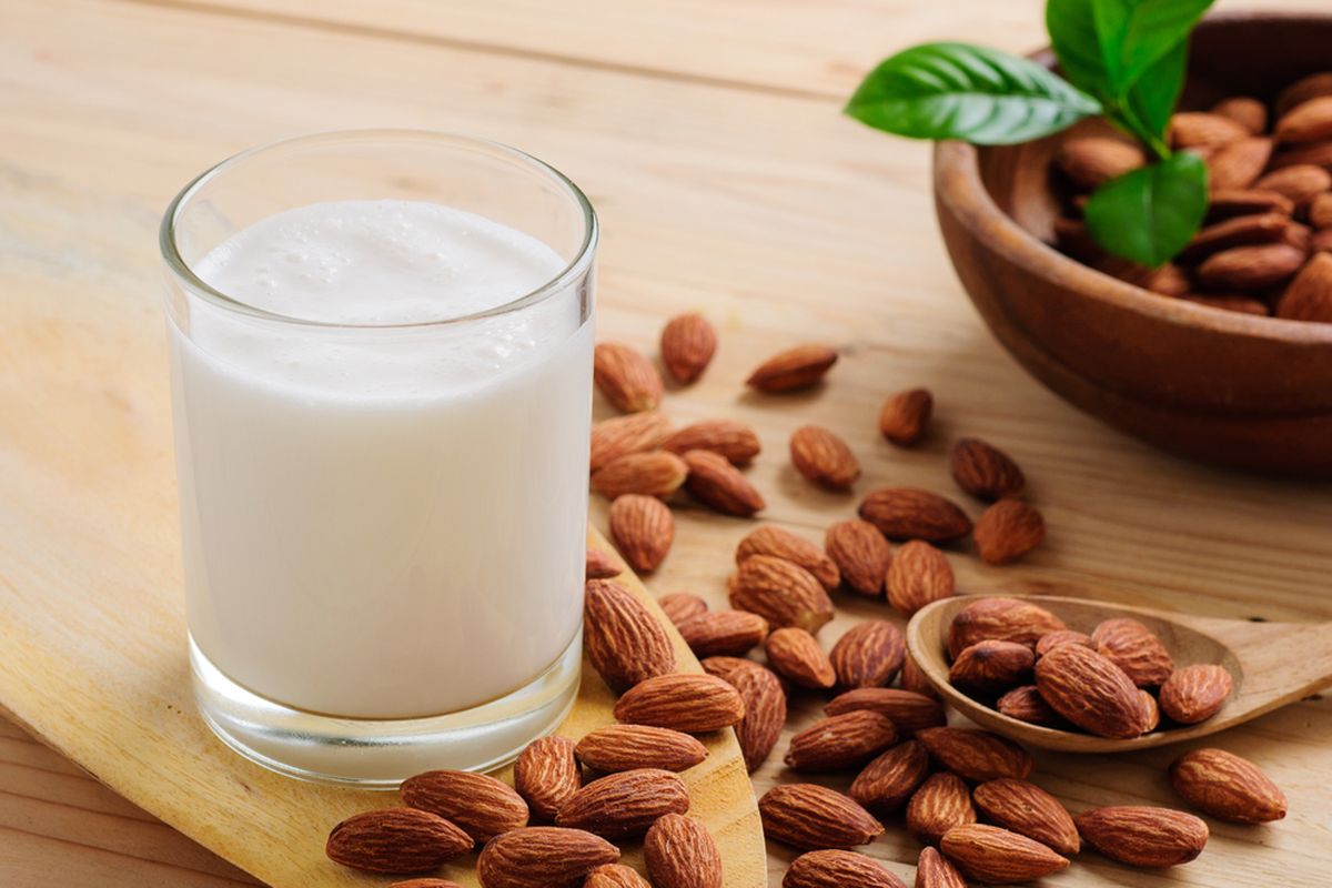 Ilustrasi susu almond