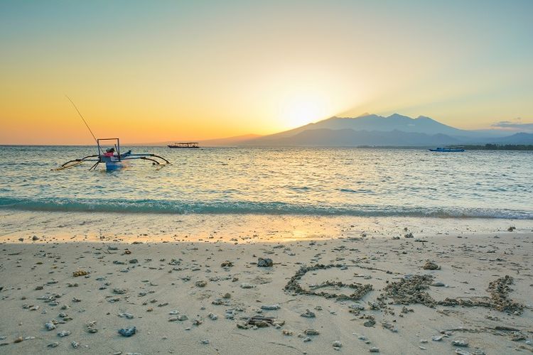The Lombok tourism scene is incomplete without a visit to the Gili islands of Gili Air, Gili Trawangan, and Gili Meno.