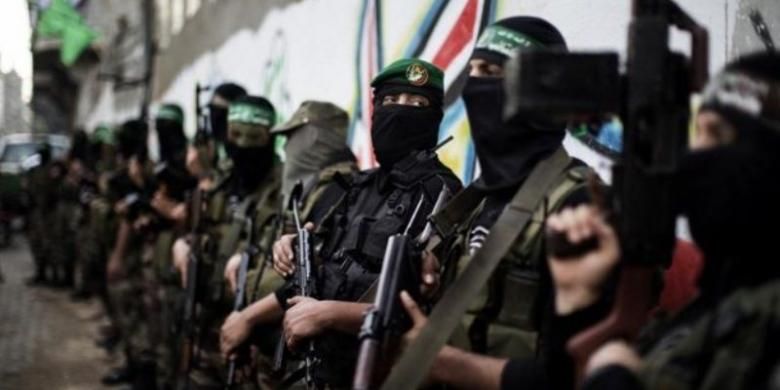 Anggota brigade Ezzedine al-Qassam, sayap militer Hamas yang menguasai Jalur Gaza.
