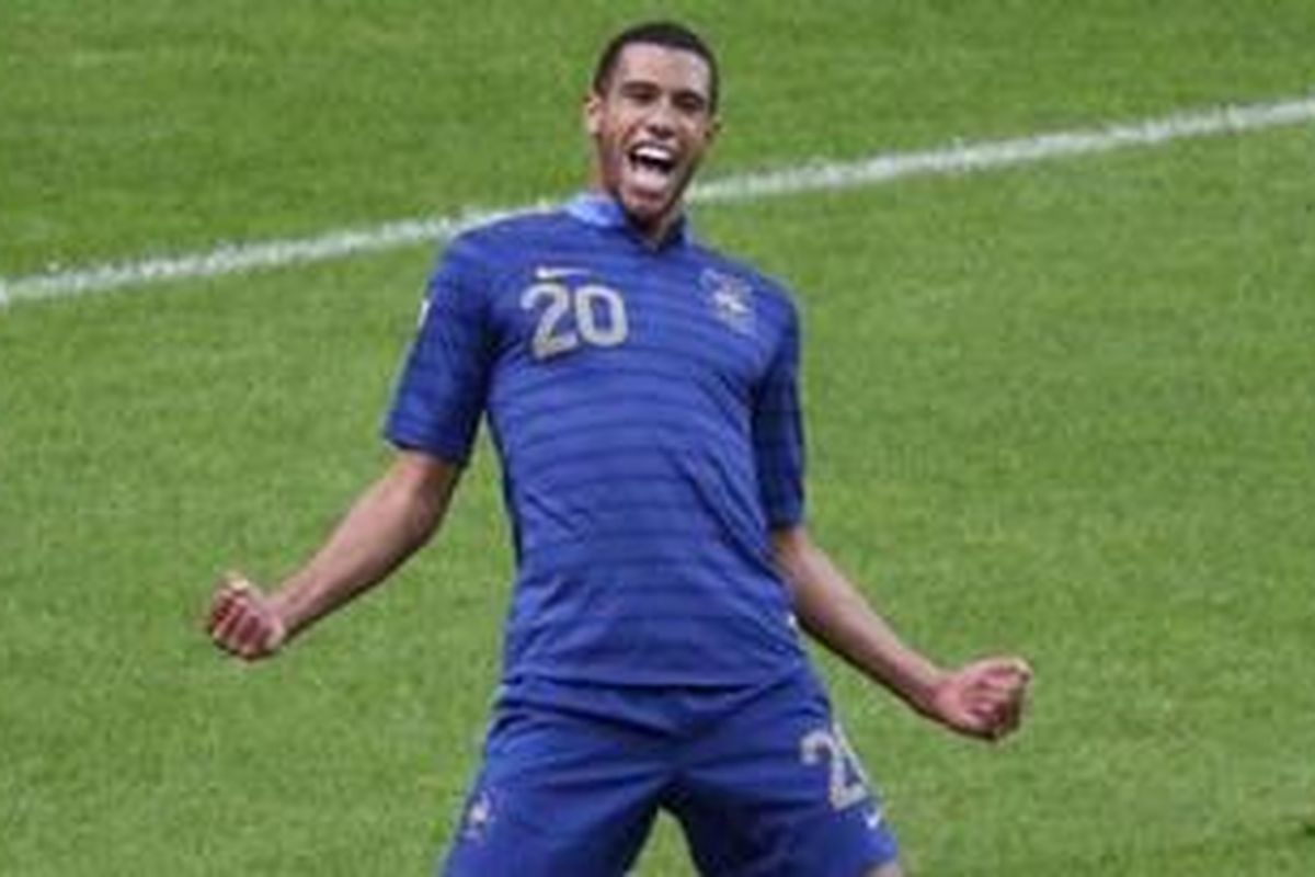 Gelandang Toulouse, Etienne Capoue.