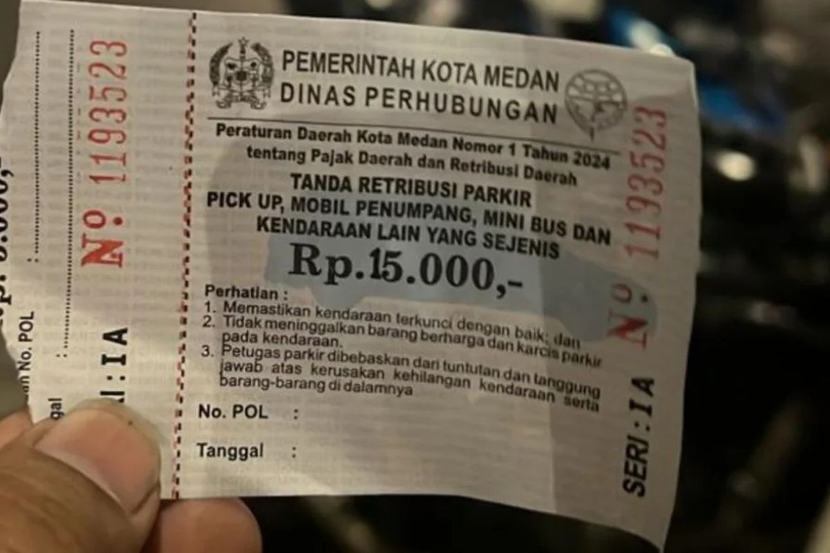 Tarif parkir yang telah dimanipulasi juru parkir di Jalan Ahmad Yani, Kesawan, Medan, Sabtu (9/8/2025). 