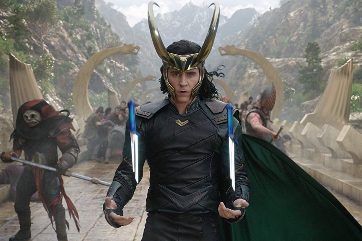 Tom Hiddleston, aktor pemeran Loki adik Thor (Chris Hemsworth).