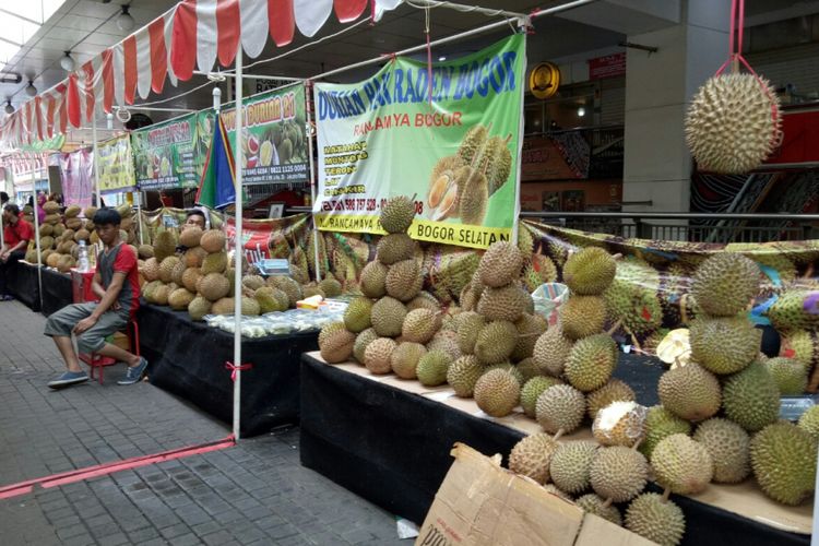 Festival Durian dan Olahannya di Blok M Square, mulai 24 November - 3Desember 2017, menyajikan diskon hingga 50 persen untuk olahan durian.
