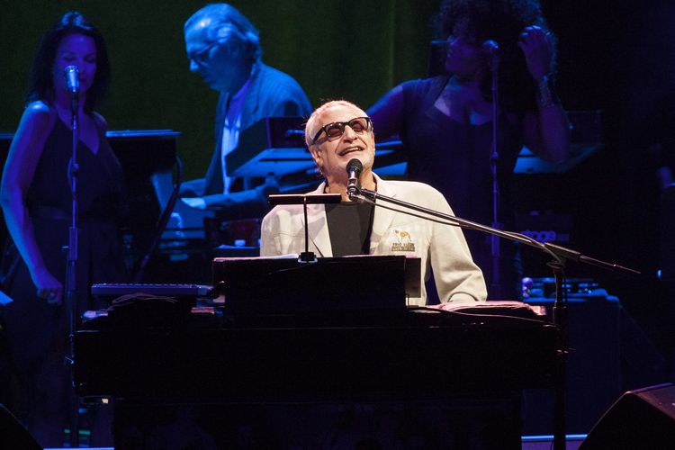 NEW YORK, NY - OCTOBER 10: Donald Fagen performs of Steely Dan onstage at Beacon Theatre on October 10, 2015 in New York City.   Santiago Felipe/Getty Images/AFP (Photo by Santiago Felipe / GETTY IMAGES NORTH AMERICA / Getty Images via AFP)