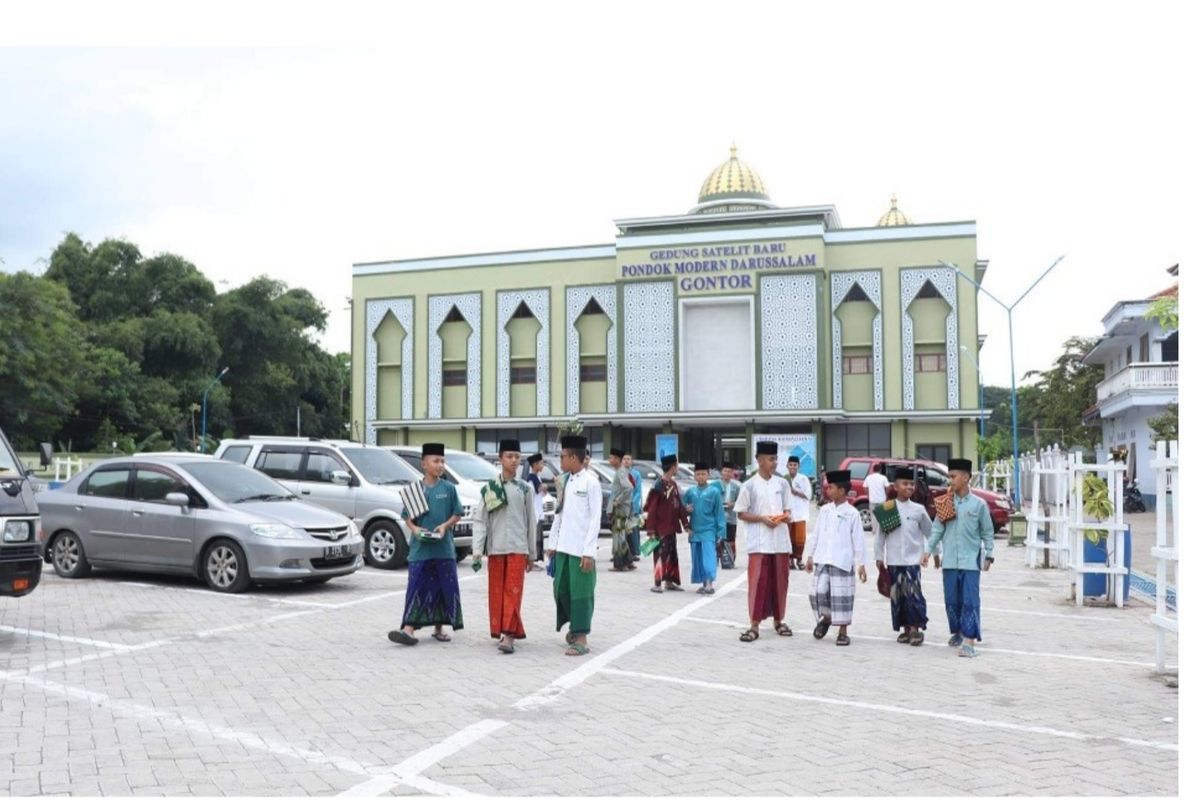 Ilustrasi pondok pesantren Gontor di Desa Gontor, Kecamatan Mlarak, Kabupaten Ponorogo, Provinsi Jawa Timur.