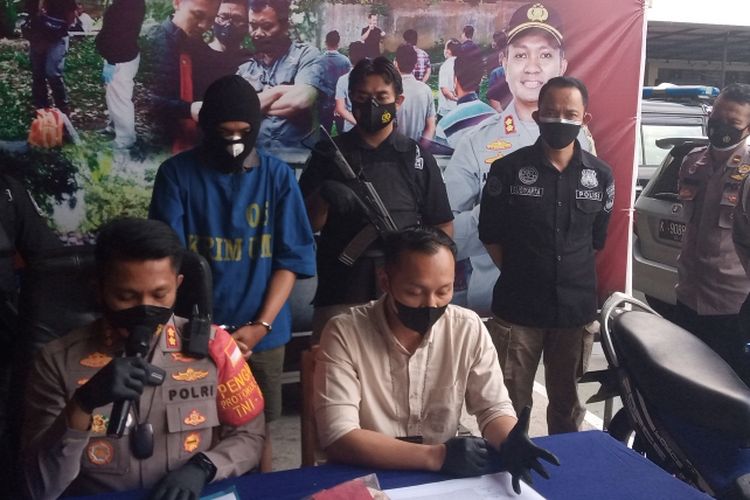 Kapolres Semarang AKBP Ari Wibowo menyampaikan keterangam soal kasus perkosaan di Bandungan.