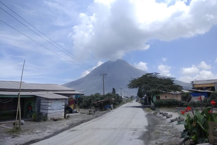 suasana cerah sinabung pasca erupsi