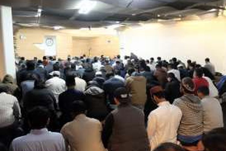 Suasana salat tarawih di lantai satu Masjid Jeffcott di Jeffcott Street, Melbourne, Victoria, Australia, Minggu (5/6/2016) malam. 