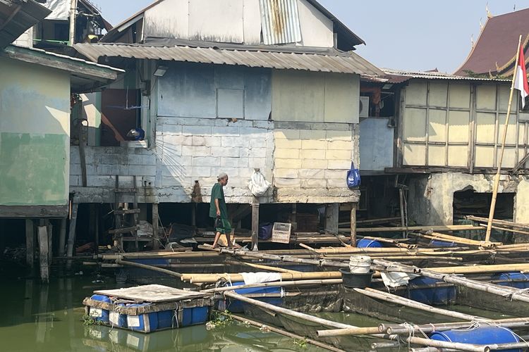 Saat Banjir Surut, Ancaman Baru Mengintai Warga Kampung Apung Jakbar: Longsor