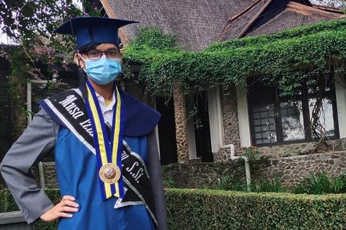 Kisah Izzan, Wisudawan Termuda ITB yang Lulus di Usia 18 Tahun