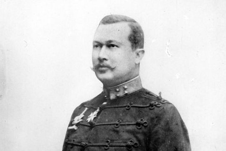 Gotfried Coenraad Ernst van Daalen adalah Gubernur Aceh periode 1905-1908.                             