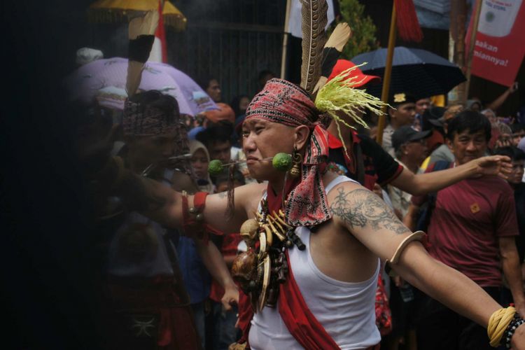 Salah satu tampilan kirab budaya Cap Go Meh yang mengusung tema keberagaman dan persatuan Indonesia, Minggu (11/3/2018)