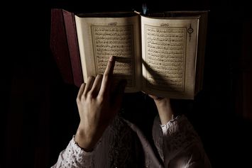 Rekomendasi Buku Belajar Al-Qur’an yang Memudahkan Kita untuk Mempelajarinya