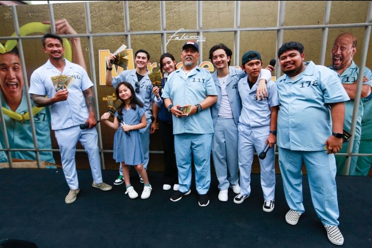 Para cast film Miracle In Cell No.7 dalam acara rilis OST Balon Udara yang digelar di Stasiun Dukuh Atas, Jakarta Selatan, Jumat (26/8/2022)