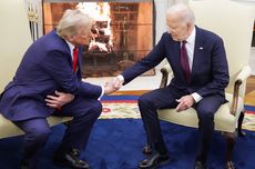 Biden Jabat Tangan Trump di Gedung Putih, Ucapkan "Welcome Back"