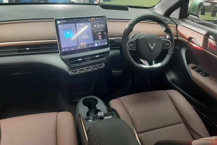 Berkendara VinFast VF6