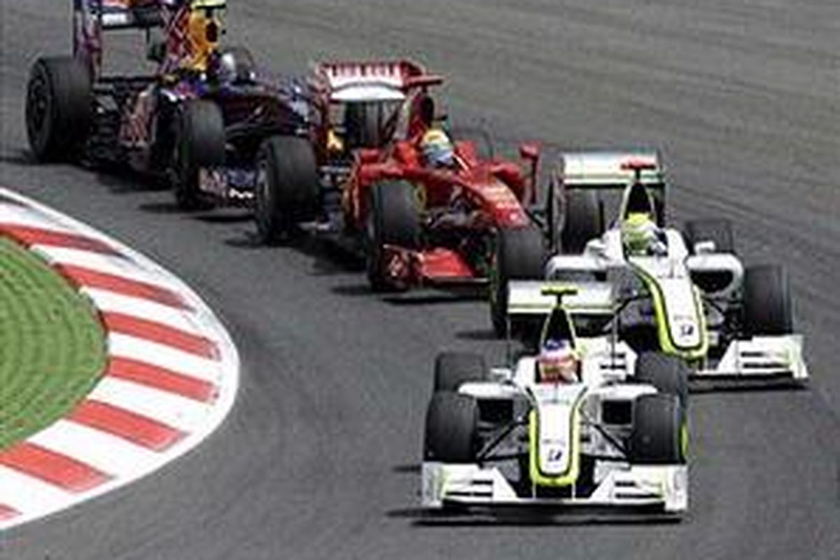 Dua mobil Brawn GP memimpin lomba di Spanyol dan finis di posisi 1 dan 2. Tak heran jika banyak calon sponsor yang berminat.