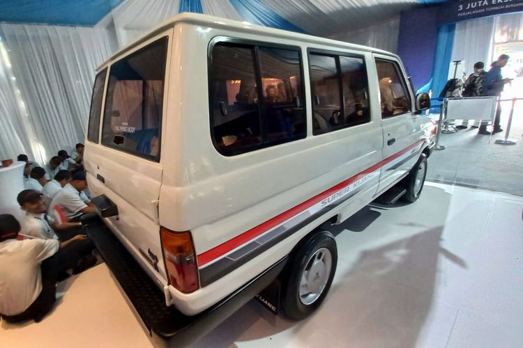Toyota Kijang Super generasi ketiga, Kijang pertama yang diekspor Toyota Indonesia