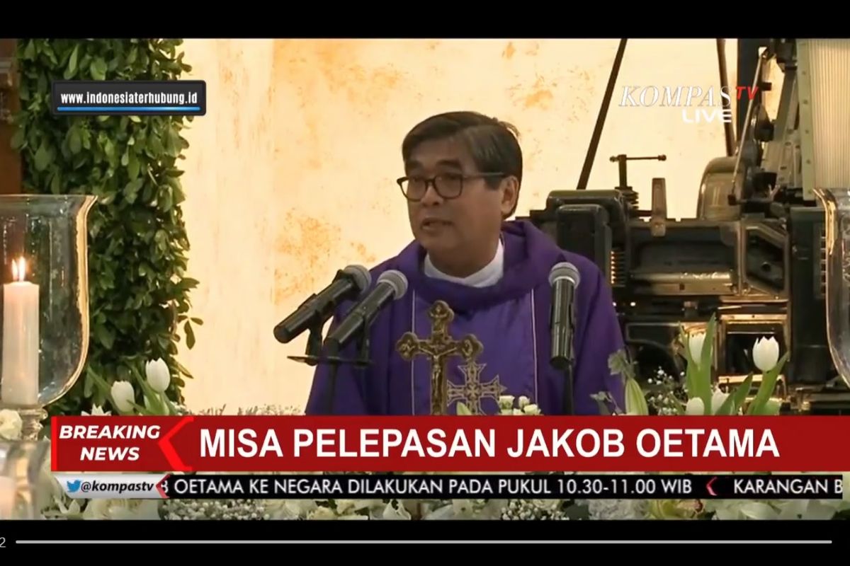 Pelaksanaan misa pelepasan pendiri Kompas Gramedia Jakob Oetama di Lobi Kompas Gramedia Palmerah Selatan Unit 2 pada Kamis (10/9/2020) digelar pukul 09.00 WIB secara terbatas.