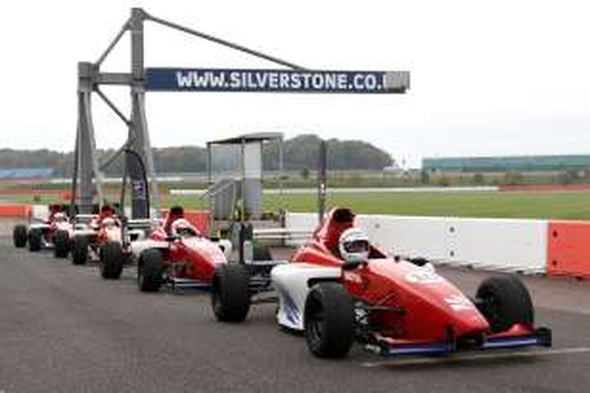 Formula Silverstone di Sirkuit Stowe, Silverstone, Northampton, Inggris