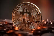 Harga Bitcoin Anjlok 16 Persen Sehari, Aset Kripto Lain Berguguran