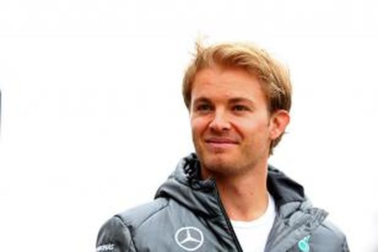 Pebalap Mercedes asal Jerman, Nico Rosberg, berpose di paddock Sirkuit Gilles Villeneuve jelang GP Kanada, Kamis (5/6/2014).