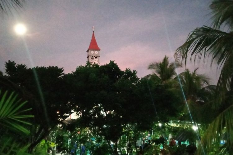 Foto: Pemandang Gereja Santo Ignatius Loyola Sikka, Kabupaten Sikka, NTT.  