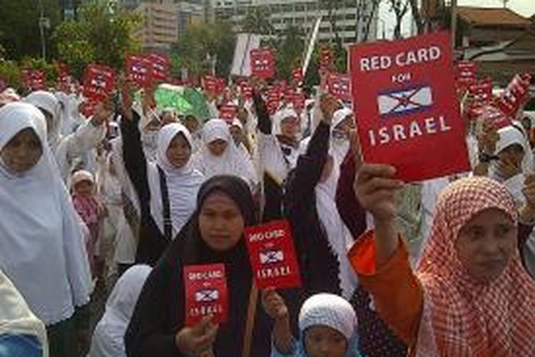 Massa PKS beri kartu merah untuk Palestina.