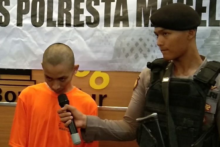 PAN, salah satu pelaku penganiayaan terhadap remaja berhelm hingga tewas, saat konferensi pers di Polresta Magelang, Kamis (8/2/2024).