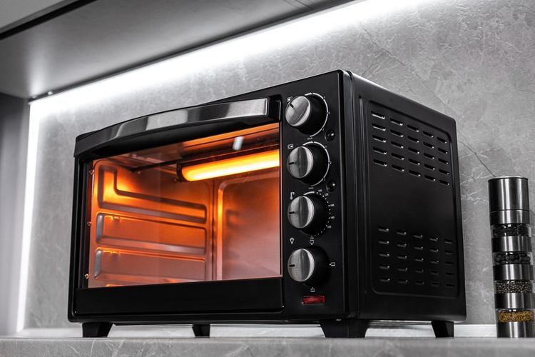 Ilustrasi microwave oven. 