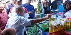 Tinjau Pasar Rakyat di Lampung Selatan, Mendag Zulhas Sebut Harga dan Stok Bapok Stabil