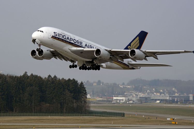 Singapore Airlines Batalkan 19 Penerbangan akibat Erupsi Anak Krakatau