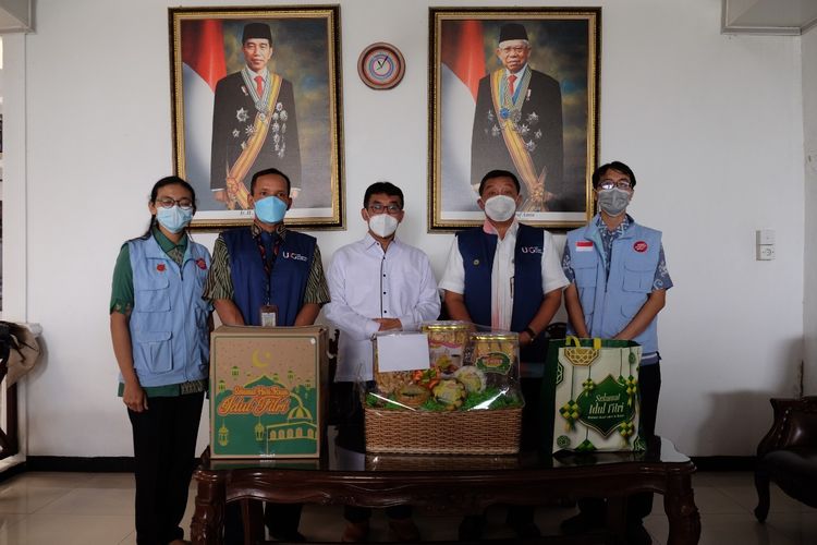 Wakil Wali Kota Salatiga Muh Haris menyerahkan barang gratifikasi yang diterima ke UPG Inspektorat Salatiga