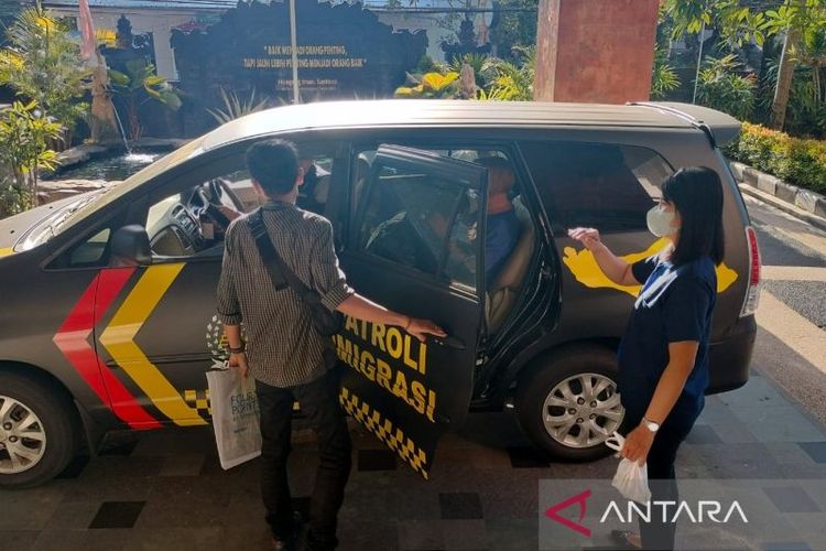 Hingga Senin (14/10/2024) Petugas Imigrasi Ngurah Rai telah menindak tujuh WNA yang diduga terlibat praktik prostitusi di Kabupaten Badung, Bali.  