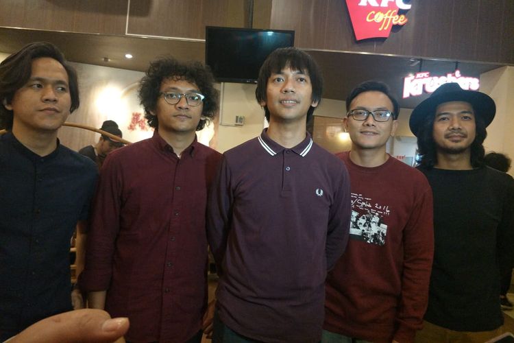 DMASIV dalam jumpa pers peluncuran Album Religi Demi Masa di KFC Kemang, Jakarta Selatan, Kamis (9/5/2019).