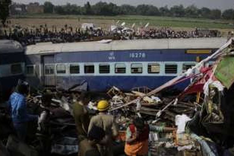 Kereta api anjlok atau keluar dari rel di Purkhrayan, 65 km dari Kanpur, Uttar Pradesh, India pada Minggu (20/11/2016) dini hari sehingga 119 orang tewas, dan 150 orang lainnya terluka.