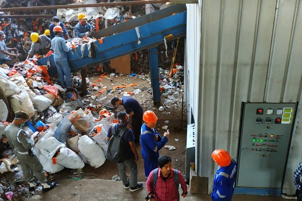 Pembangkit Listrik Tenaga Sampah Sumur Batu, Bantargebang, Bekasi.