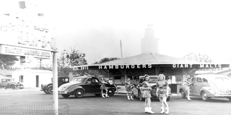 Foto McDonalds di San Bernadirno pada 1940-1948 mengusung konsep carhops. 