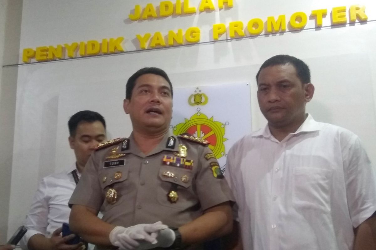 Kapolres Metro Jakarta Timur Kombes Yoyo Tony Surya Putra, ungkap dua pelaku pembunuhan penjual bakmie di Cipayung, Jakarta Timur, Senin (26/2/2018), 