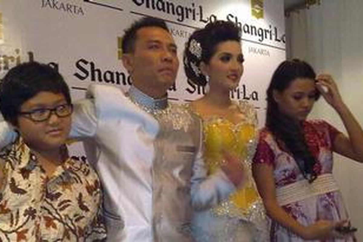 kiri: Azriel, Anang, Ashanty, Aurel