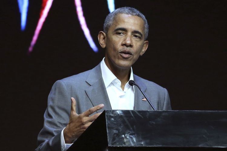 Mantan presiden AS Barack Obama menyampaikan pidato kunci pada Kongres Ke-4 Diaspora Indonesia di Hall Kota Kasablanka, Jakarta, Sabtu (1/7/2017). 