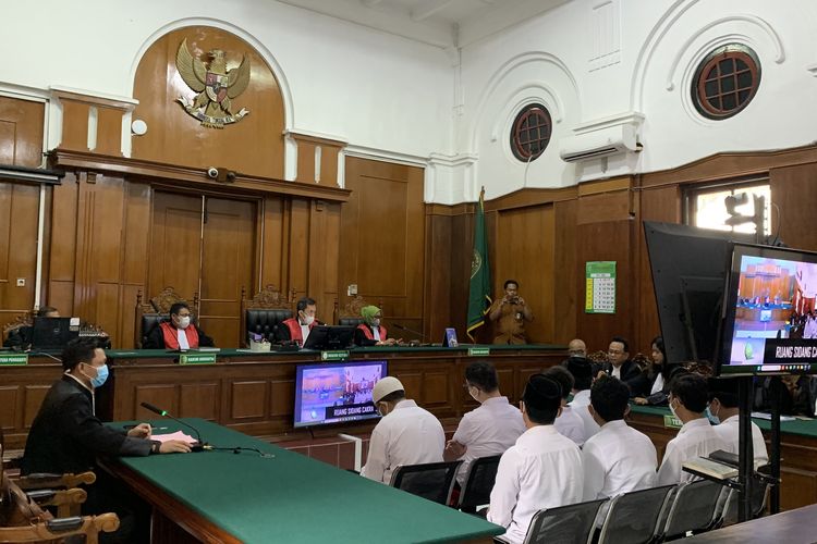 25 Terdakwa Kasus Siwalan Party Divonis Berbeda, Ini Pertimbangan Hakim