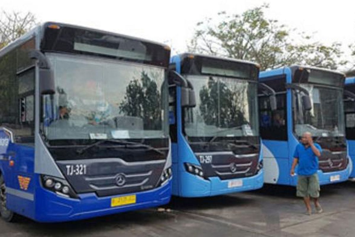 Dua Bus Trannsjakarta dinyatakan tidak lulus uji kir di Pusat Pengujian Kendaraan Bermotor (PKB) Pulogadung, Jakarta Timur. 