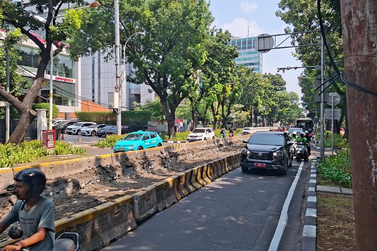 Jalan Kebon Sirih Macet Imbas Proyek Pembetonan, Pengendara Diimbau Lewat Jalur Alternatif