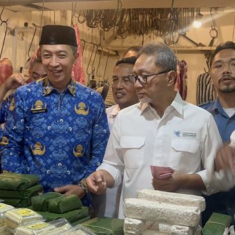 Menteri Perdagangan Zulkifli Hasan melakukan sidak ke Pasar Kebon Kembang, Kecamatan Bogor Tengah, Kota Bogor.