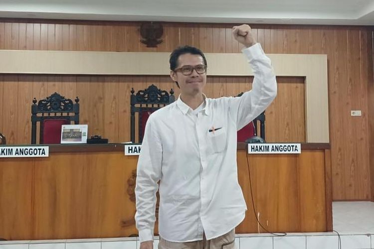 Pegiat lingkungan Karimunjawa Daniel Frits Maurits Tangkilisan divonis tujuh bulan penjara