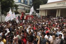 Jokowi-JK Daftar Capres, Lalu Lintas di Depan KPU Macet Total