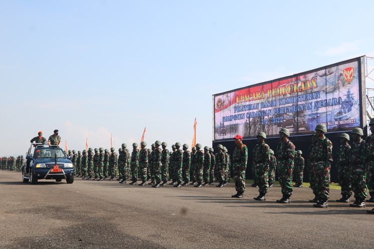 Sebanyak 500 anggota komponen cadangan (komcad) matra udara menjalani pelatihan dasar kemiliteran di Pusat Pendidikan (Pusdik) Komando Pasukan Gerak Cepat (Kopasgat) di Pangkalan Angkatan Udara (Lanud) Sulaiman, Bandung, Jawa Barat, Senin (30/5/2022).