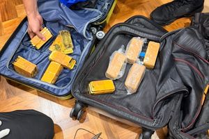 Penampakan 74 Kilogram Emas yang Disita Polisi dari Rumah di Sentul
