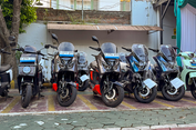 [POPULER OTOMOTIF] Kredit Motor Listrik Murah, Vespa Super 150
